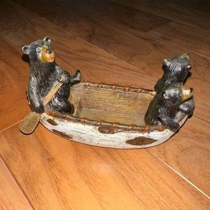 Bearfoots bears in the canoe.